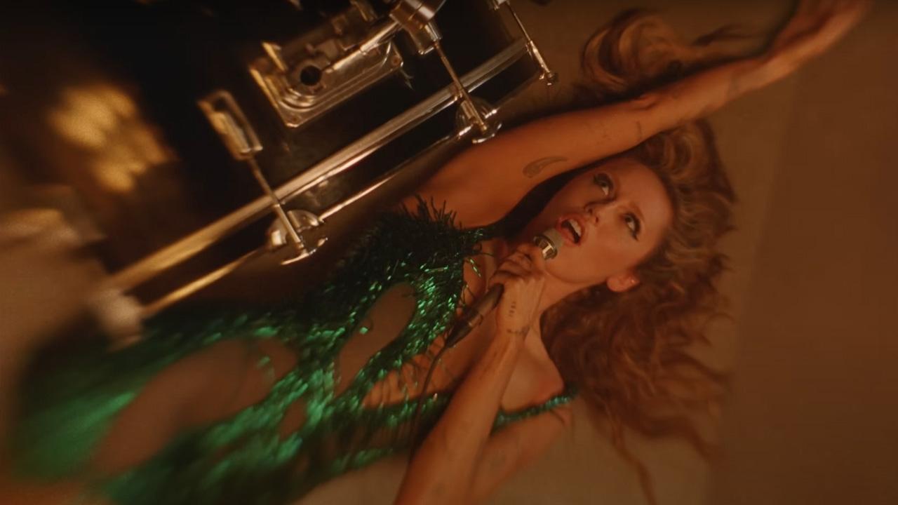 Miley Cyrus - End of the World